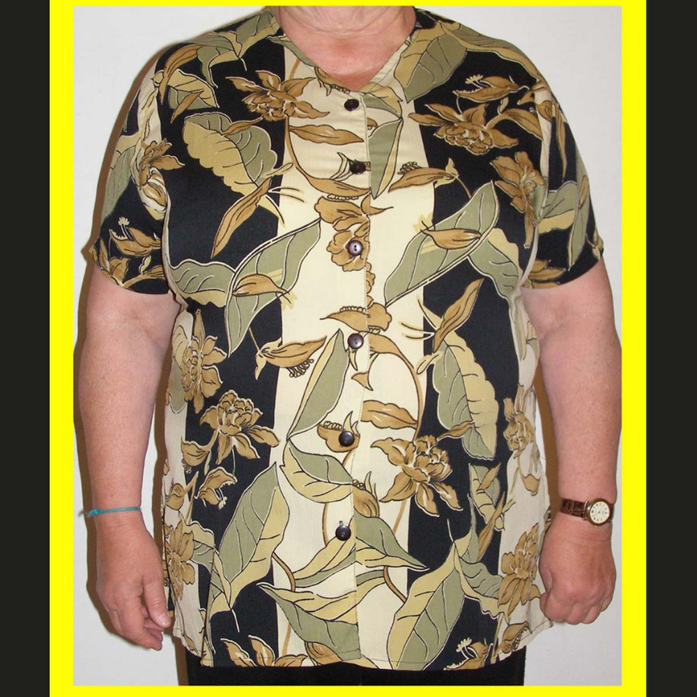 Ladies Plus size 2X Buttondown short sleeve top